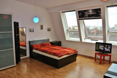 Modern & bright studio apartment in Berlin, Friedrichschain, near Weberwiese metro station  - Gallery -  3