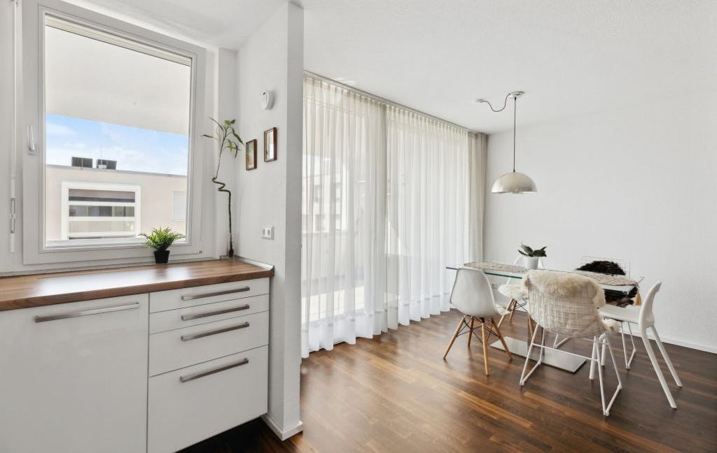 Luxury and modern 3-room Apartment next to Mercedes I Stuttgart I Kitchen I Home Office