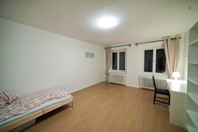 Useful single bedroom near Medizinische Poliklinik der Universität München  - Gallery -  1