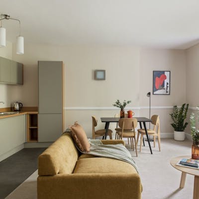 Stylish superior studio apartment central location in Bristol