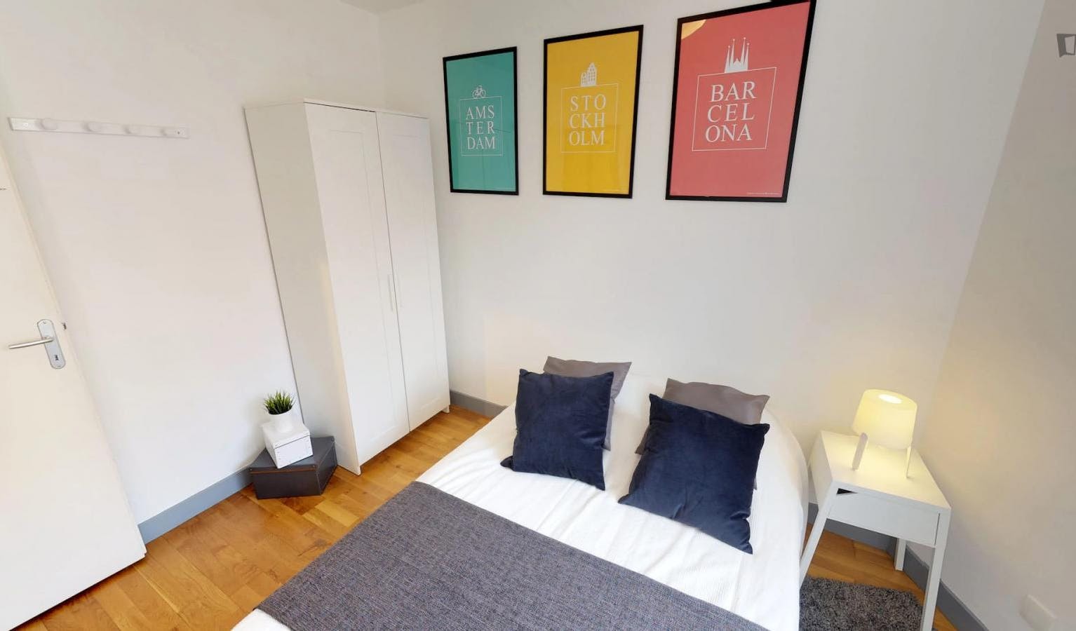 Nice double bedroom in Vieux-Lille