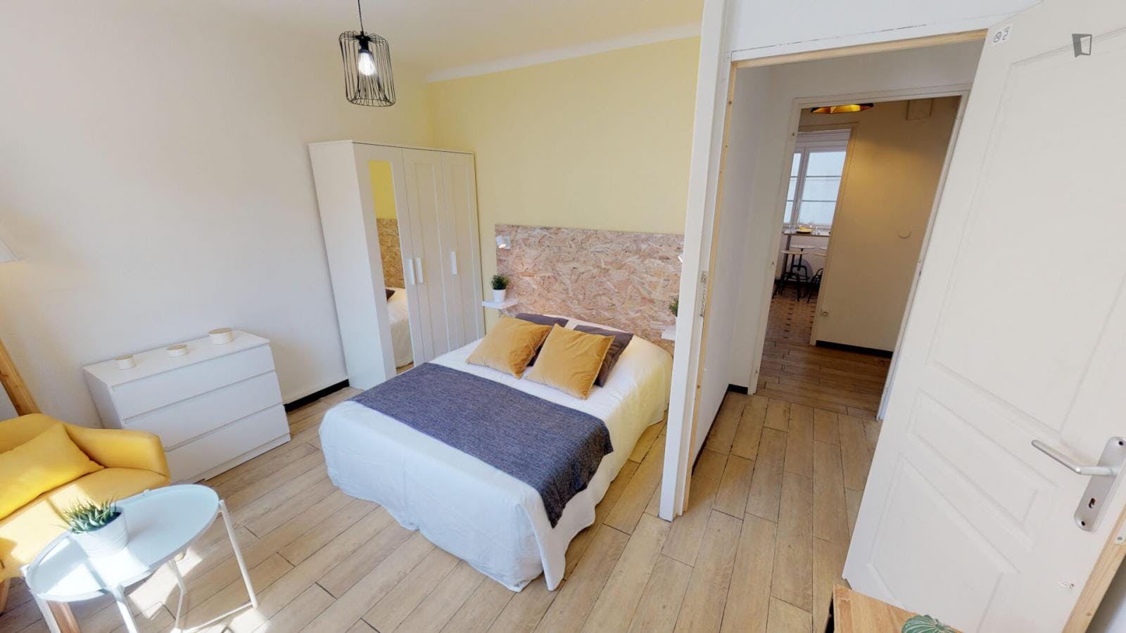Beautiful double bedroom in Boutonnet