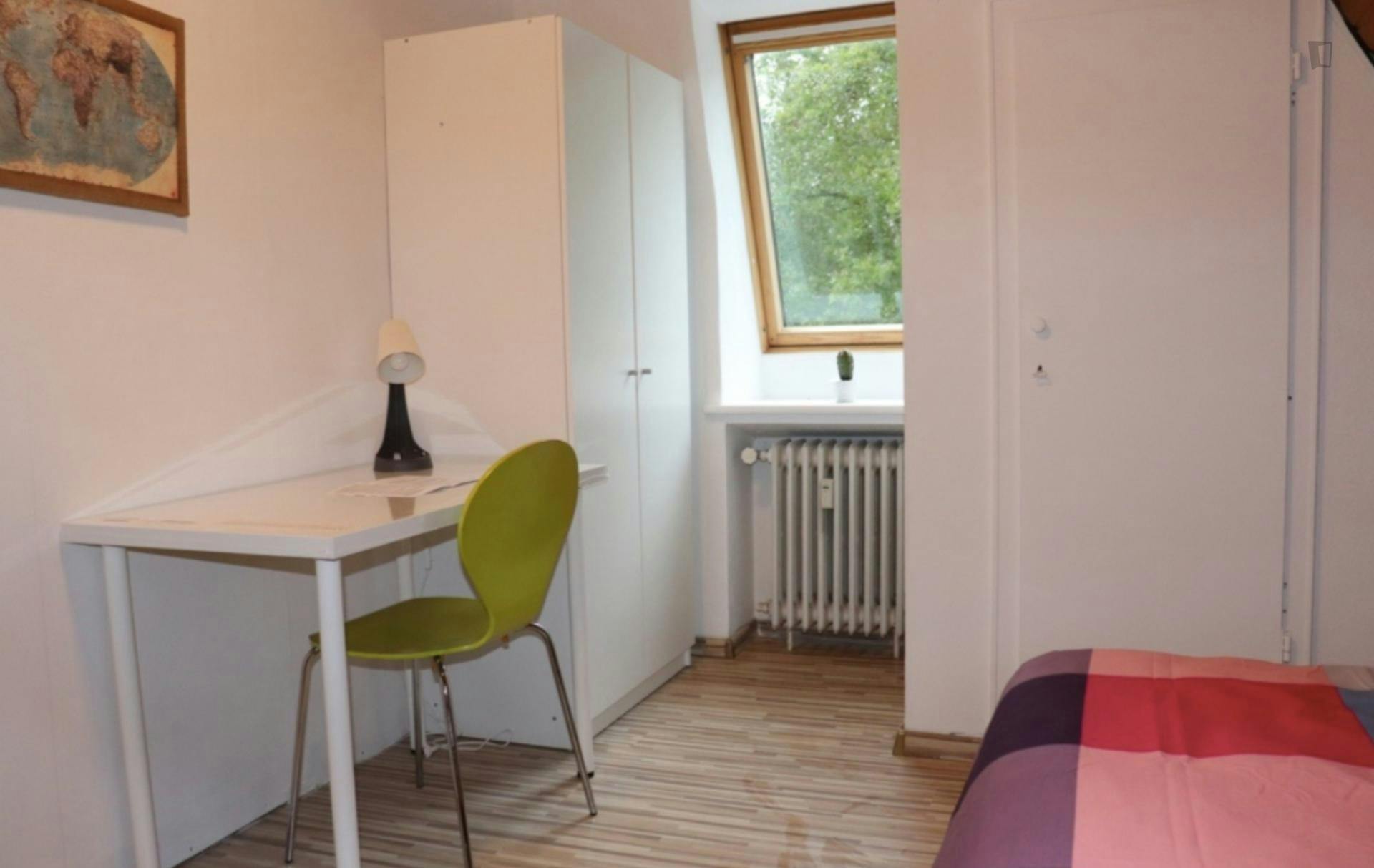 Comfortable single-bedroom in a 6-bedroom apartment in Bremen Altstadt right next to Wallanlagen Park