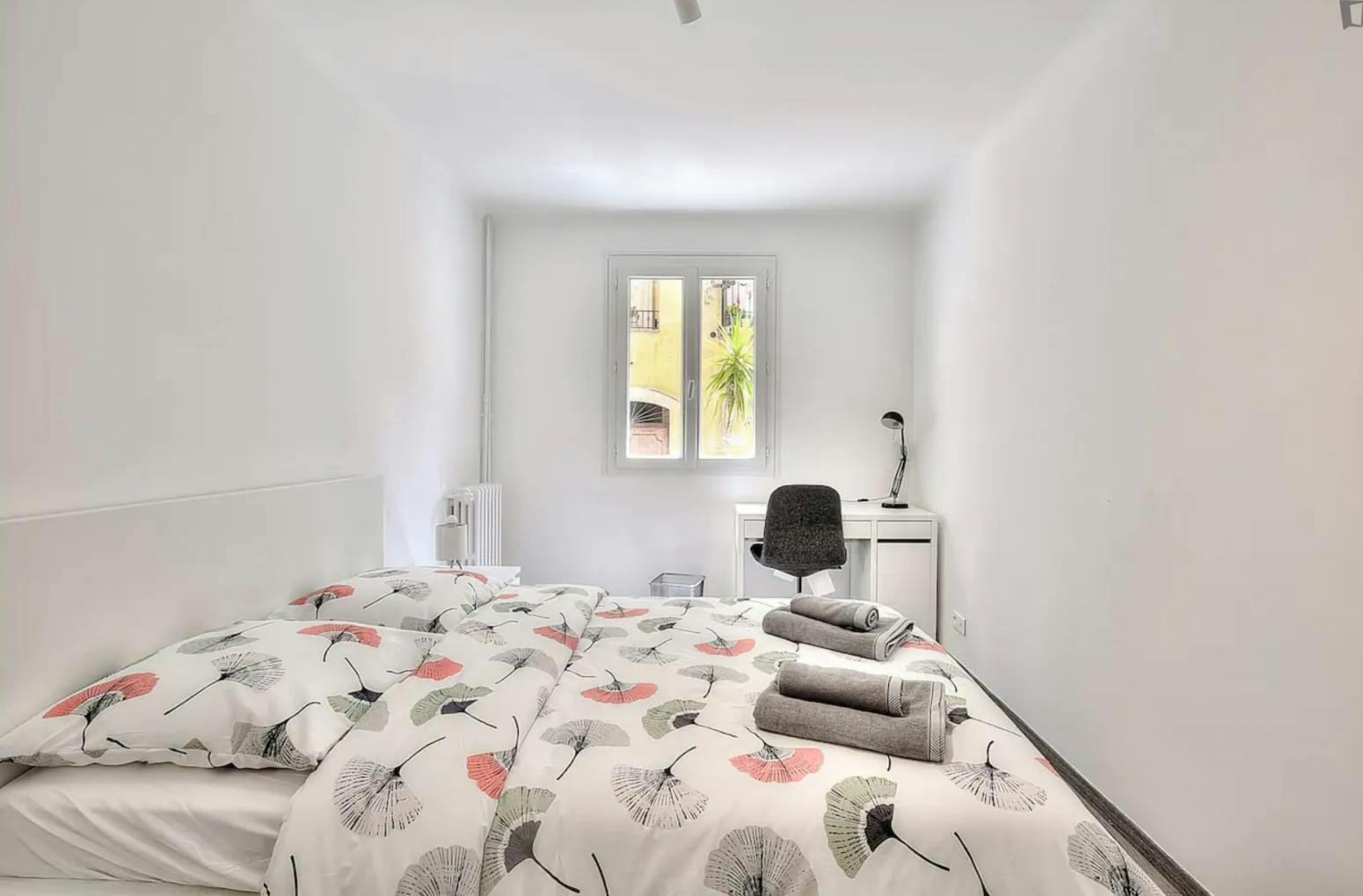 Marvellous double ensuite bedroom in the historic centre of Nice