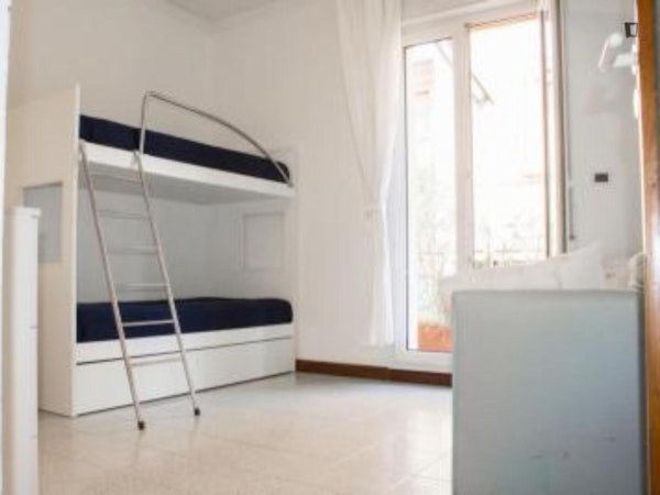 Super nice two-bedroom apartment near Mazzini train station