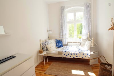 Welcoming sunny room in Kreuzberg in 2-bedroom apartment  - Gallery -  2