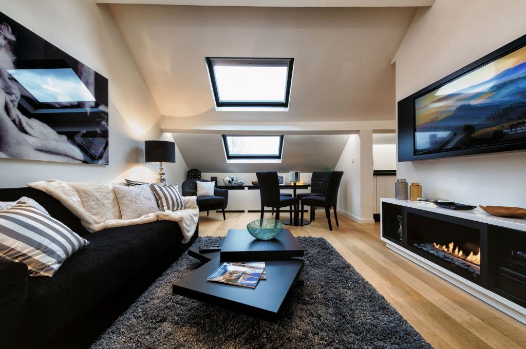Elegant Top-Floor Apartment with One bedroom – Quartier Louise