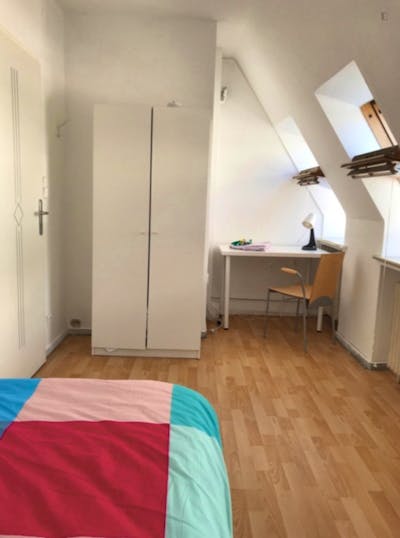 Nice single-bedroom in a 6-bedroom apartment in Bremen Altstadt right next to Wallanlagen Park 
