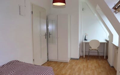 Spacious  single-bedroom in a 6-bedroom apartment in Bremen Altstadt right next to Wallanlagen Park  - Gallery -  2